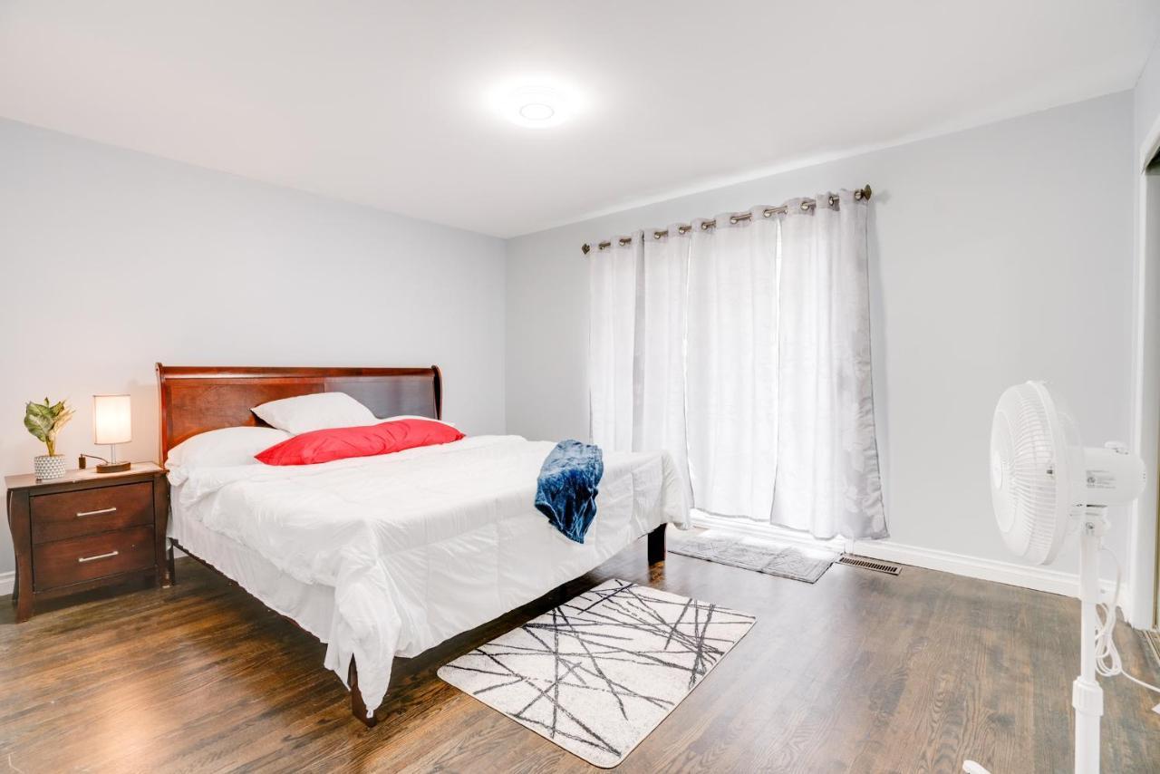 Furnished Family Home Near Toronto - Great Location Game Room - Backyard - Parking & Self Checkin พิกเคอริง ภายนอก รูปภาพ