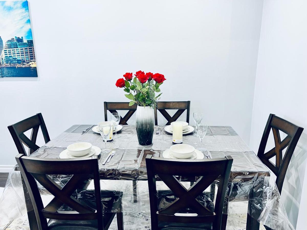 Furnished Family Home Near Toronto - Great Location Game Room - Backyard - Parking & Self Checkin พิกเคอริง ภายนอก รูปภาพ