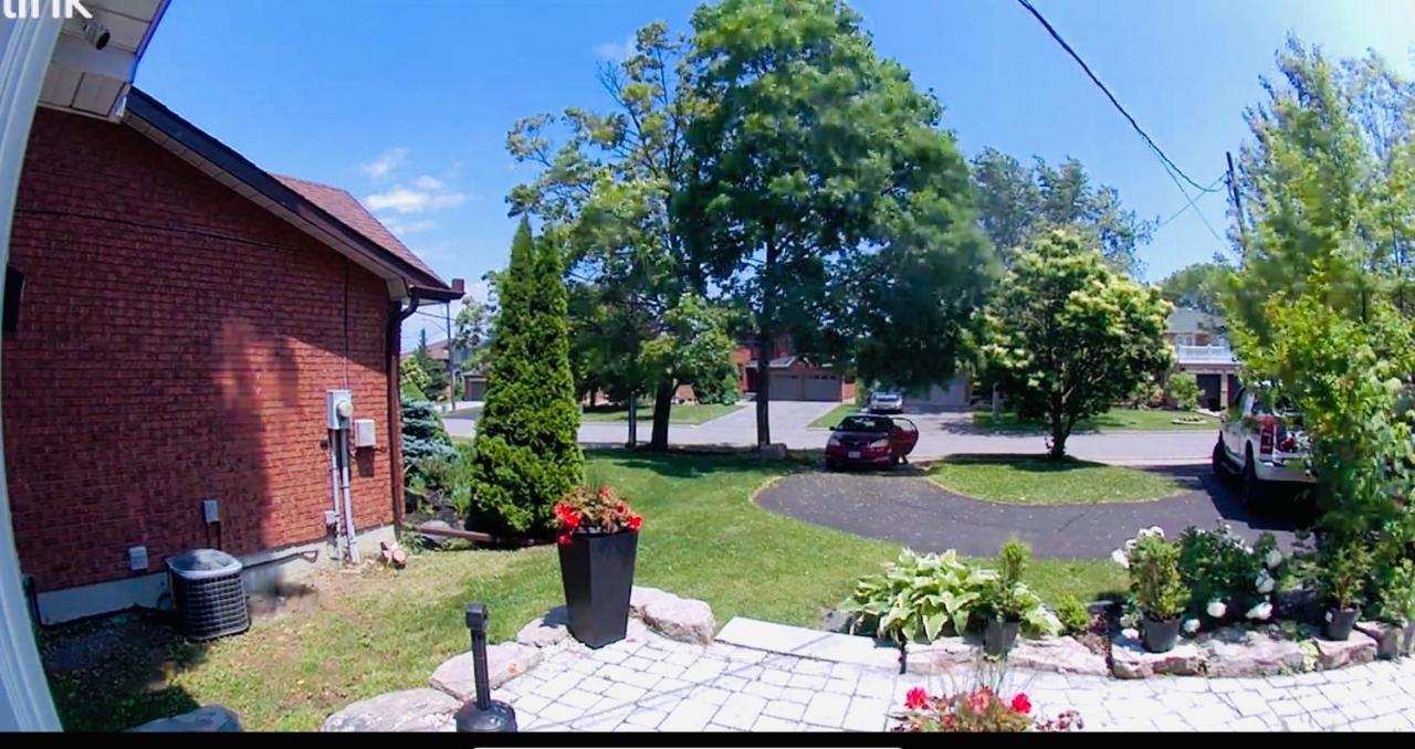 Furnished Family Home Near Toronto - Great Location Game Room - Backyard - Parking & Self Checkin พิกเคอริง ภายนอก รูปภาพ